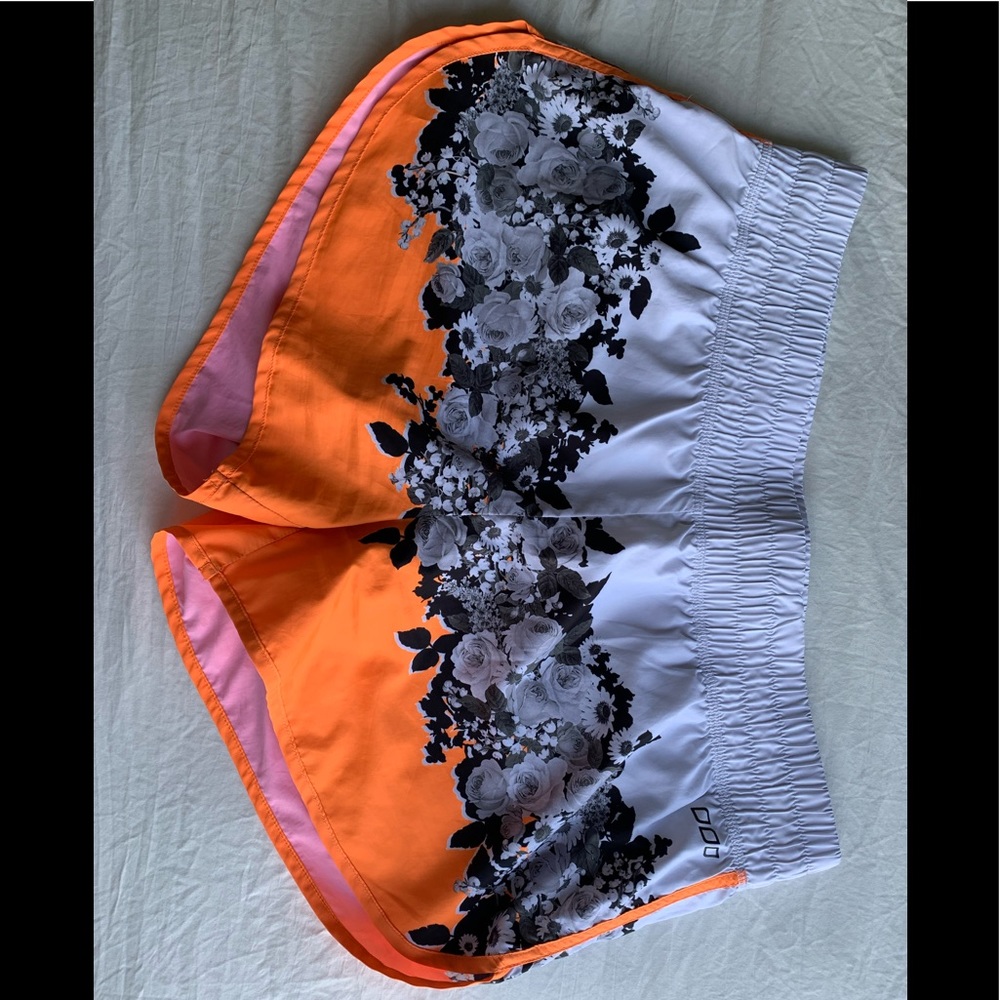 Lorna Jane Daisy Fever Run Short